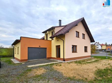 Fotka 1 | Prodej - dům/vila, 184 m²