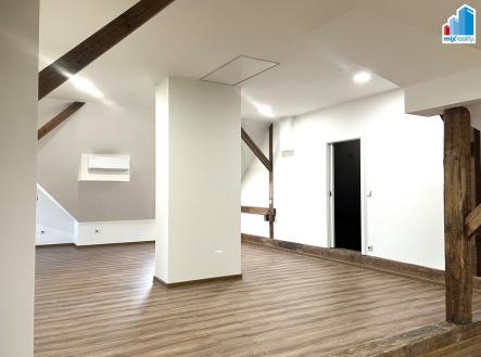 Fotka 3 | Pronájem bytu, 1+1, 100 m²