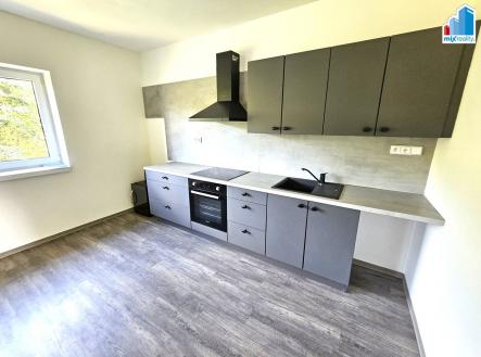 Fotka 1 | Prodej - dům/vila, 175 m²