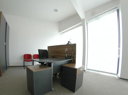 Pronájem - obchodní prostor, 45 m²