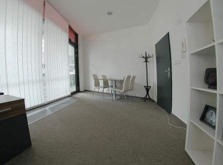 Pronájem - obchodní prostor, 45 m²