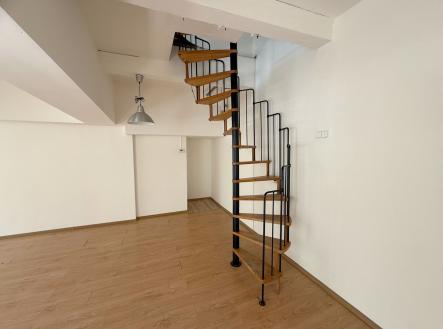 Pronájem bytu, 2+1, 92 m²