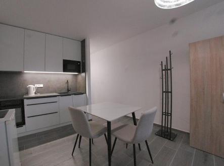 Pronájem bytu, 1+kk, 28 m²
