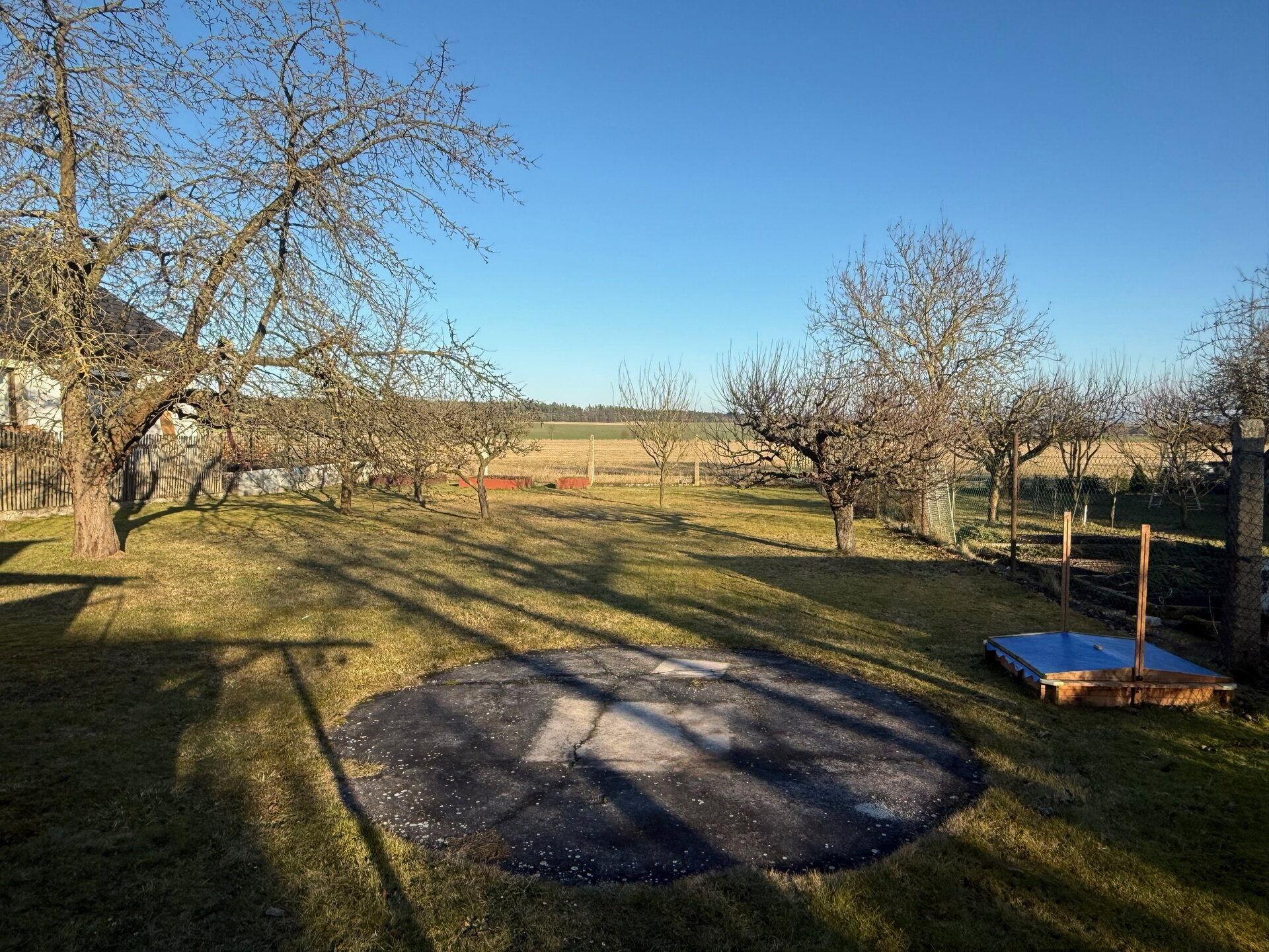 Pronájem rodinného domu se zahradou v Chotěšově