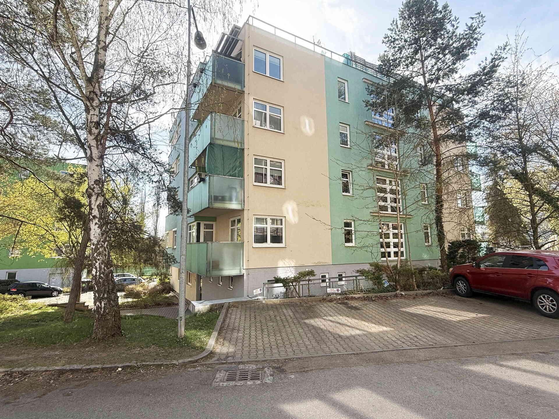 Nadstandardní 2+kk (62 m²) s velkým balkonem v Plzni