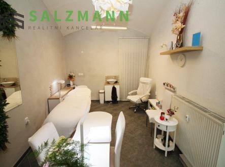 Pronájem - obchodní prostor