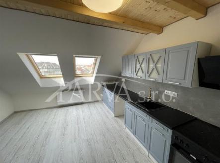 Pronájem bytu, 3+1, 90 m² obrázek
