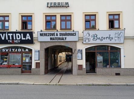 Pronájem - obchodní prostor, 173 m² obrázek