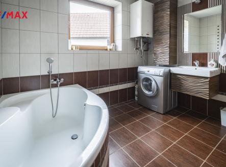 Koupelna | Prodej - dům/vila, 254 m²