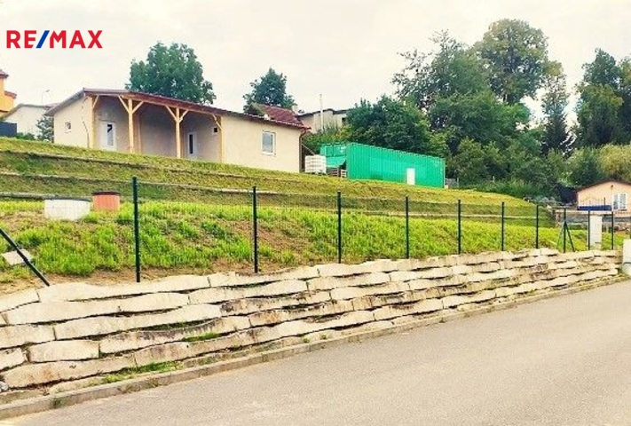 Pozemek k pronájmu.