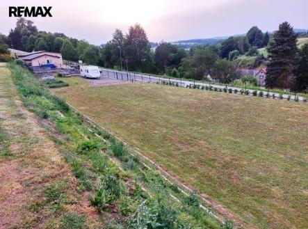 Pohled od domů. | Pronájem - pozemek, zahrada, 340 m²