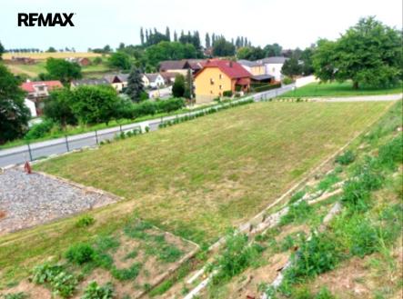 Celkový pohled na pozemek. | Pronájem - pozemek, zahrada, 340 m²