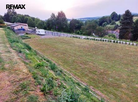 Pohled od domů. | Pronájem - pozemek, zahrada, 340 m²