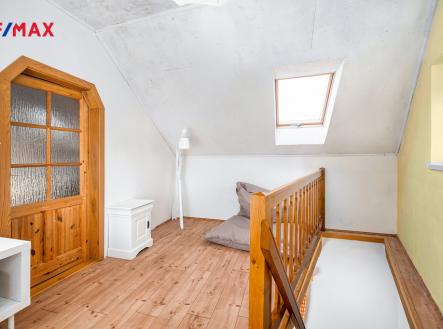 Vstup do podkroví. | Prodej - chata/rekreační objekt, 190 m²