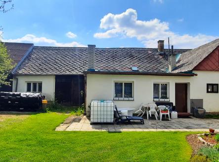 pohled z boku | Prodej - dům/vila, 143 m²
