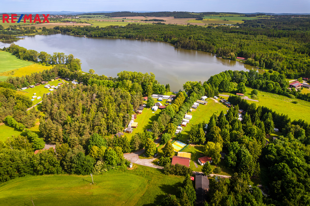 Letecký pohled na areál.