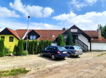 čelní pohled na penzion | Prodej - hotel, 1 364 m²