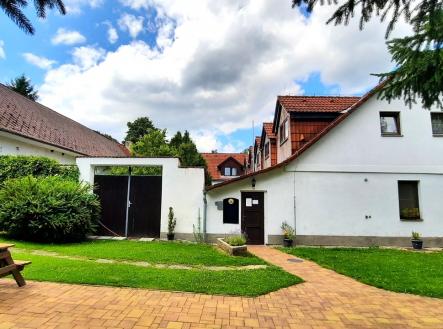 3-zadni-pohled-2.jpg | Prodej - chata/rekreační objekt, 1 364 m²