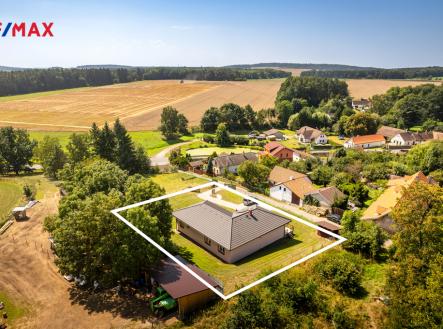 Pohled zvrchu kopce. | Prodej - dům/vila, 191 m²