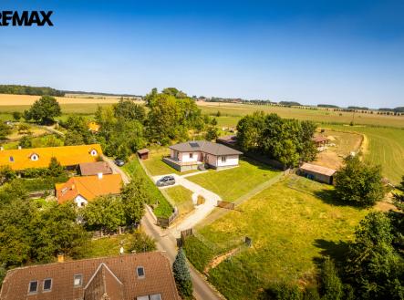 Dům leží v klidné části obce. | Prodej - dům/vila, 191 m²