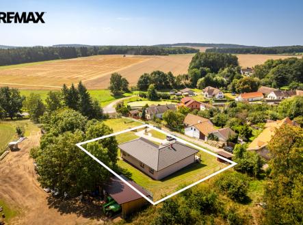 Pohled zvrchu kopce. | Prodej - dům/vila, 191 m²