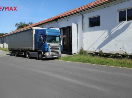 Nakládání v hale. | Pronájem - jiné, 950 m²