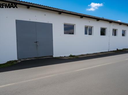 Příjezdová vrata. | Pronájem - jiné, 325 m²