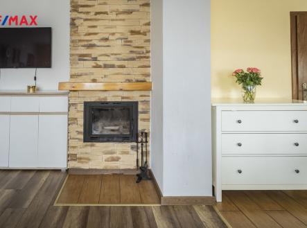 Krbová vložka v obývacím pokoji | Prodej - dům/vila, 254 m²