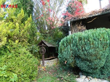 Studna s užitkovou vodou. | Prodej - chata/rekreační objekt, 76 m²