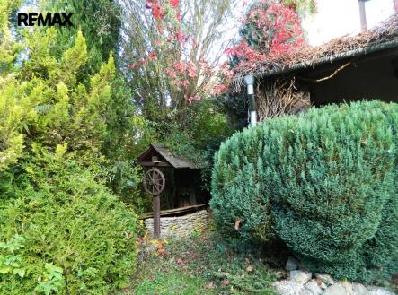 Studna s užitkovou vodou. | Prodej - chata/rekreační objekt, 76 m²