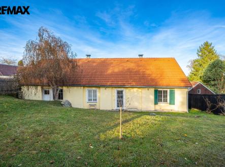 zadní pohled na dům | Prodej - chata/rekreační objekt, 360 m²