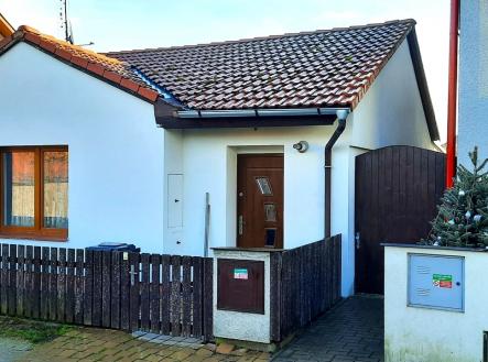 pohled zprava | Prodej - dům/vila, 66 m²