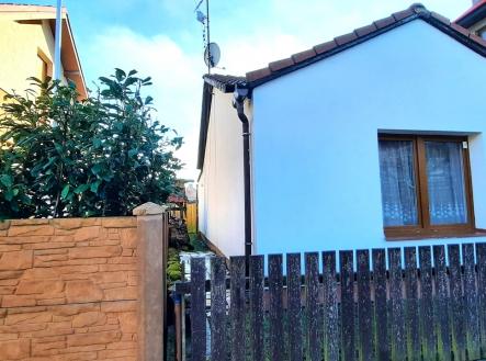 pohled zleva | Prodej - dům/vila, 66 m²