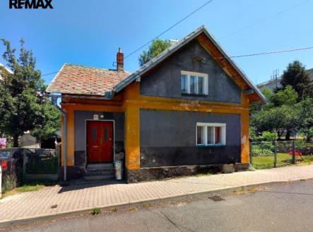 celkový pohled v létě | Prodej - dům/vila, 174 m²