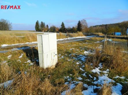 Pohled na účelovou komunikaci. | Prodej - pozemek pro bydlení, 984 m²