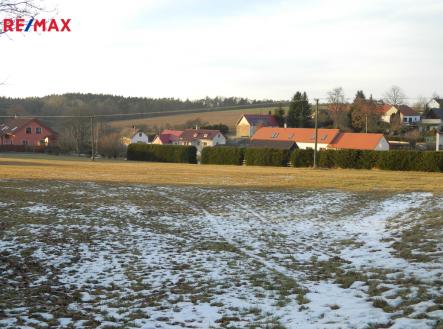 Borovany výhledem od pozemku. | Prodej - pozemek pro bydlení, 1 131 m²