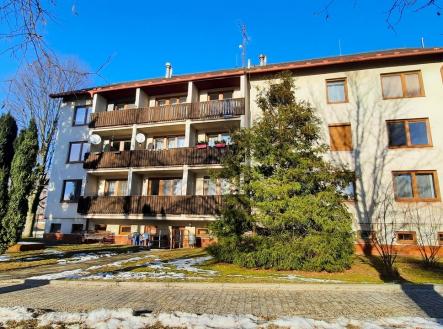 celkový pohled od silnice | Prodej bytu, 4+1, 116 m²