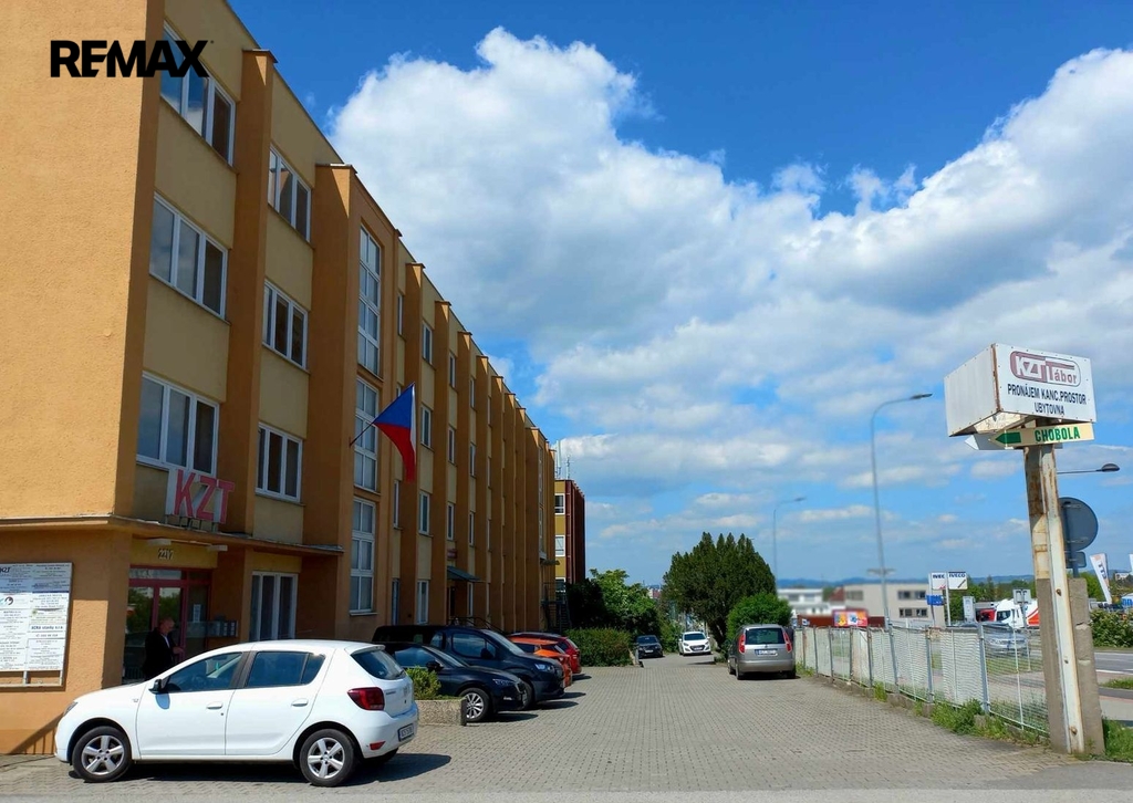 Areál kanceláří na Chýnovské ulici.