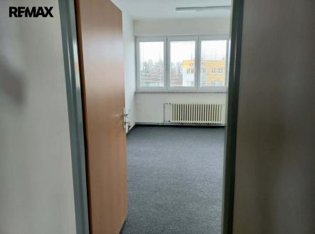 Vstup do nové kanceláře | Pronájem - kanceláře, 17 m²