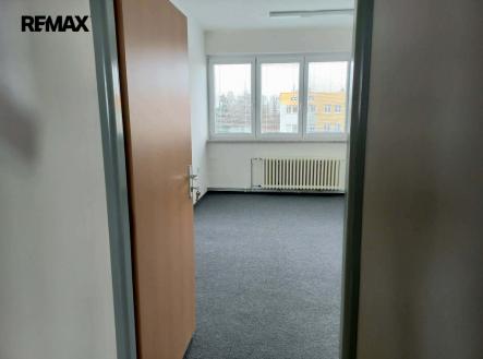 Vstup do nové kanceláře | Pronájem - kanceláře, 17 m²