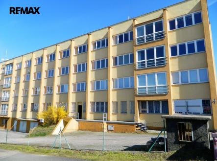 Parkování v zadním traktu. | Pronájem - kanceláře, 17 m²