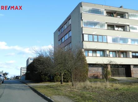 Garáž je v klidné lokalitě města. | Pronájem - malý objekt/garáž