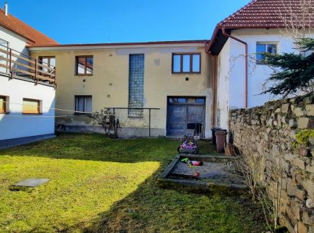 pohled ze dvora | Prodej bytu, 3+kk, 388 m²