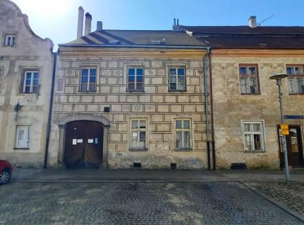 čelní pohled na dům | Prodej - dům/vila, 416 m²