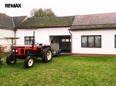 Ze dvora. | Prodej - dům/vila, 455 m²