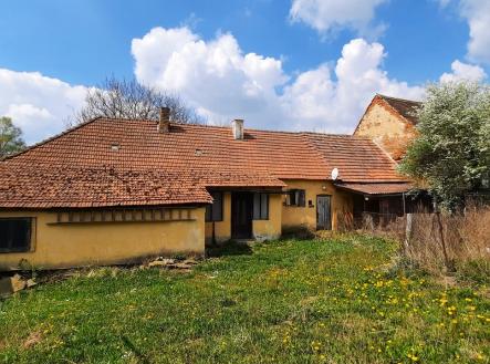 pohled zprava | Prodej - dům/vila, 188 m²