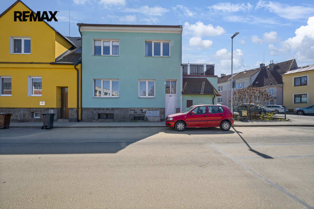 a7402385-copy-1.jpg