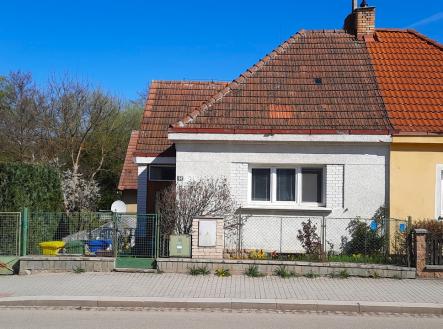 čelní pohled na dům | Prodej - chata/rekreační objekt, 60 m²