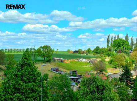 Výhled z pozemku. | Pronájem - pozemek, zahrada, 340 m²