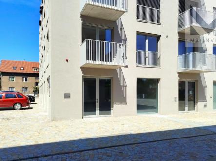 Vchod do jednotky E 103 | Prodej - obchodní prostor, 119 m²